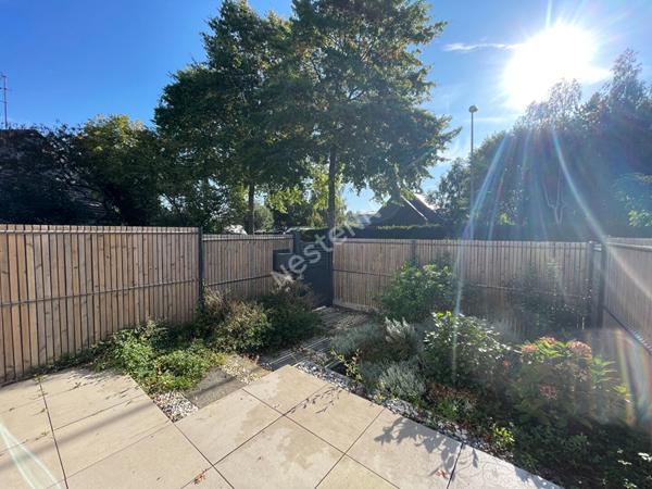 Maison Betton 4 pièce(s) PROXIMITE BUS COMMERCES ET CANAL / LUMINOSITE / PAS DE VIS A VIS / CALME