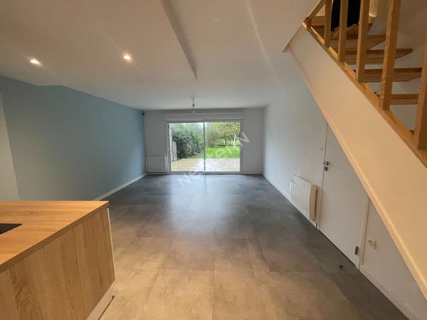 Maison Betton 4 pièce(s) PROXIMITE BUS COMMERCES ET CANAL / LUMINOSITE / PAS DE VIS A VIS / CALME