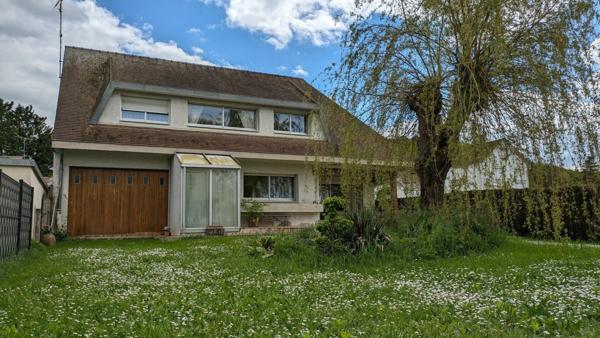 Maison à vendre    5 pièces •  Bruyères-et-Montbérault