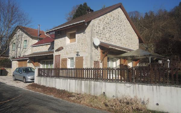 Maison à vendre    5 pièces •  Thézillieu