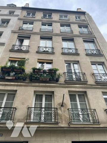 Charmant studio en duplex au cœur de Paris