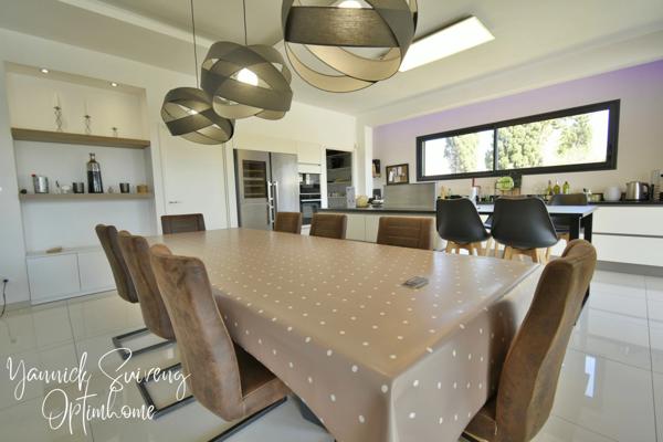 VILLA CONTEMPORAINE D'EXCEPTION AU CŒUR DE LA SALANQUE - CLAIRA (66530)