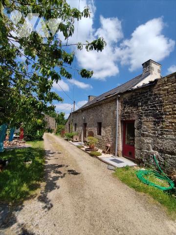 A VENDRE BERRIEN MAGNIFIQUE PROPRIETE RURALE PROCHE HUELGOAT