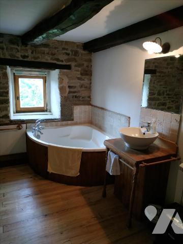 A VENDRE BERRIEN MAGNIFIQUE PROPRIETE RURALE PROCHE HUELGOAT