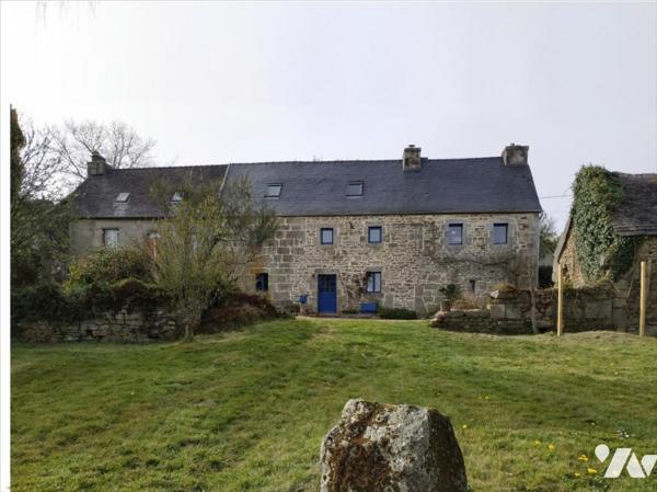 A VENDRE BERRIEN MAGNIFIQUE PROPRIETE RURALE PROCHE HUELGOAT