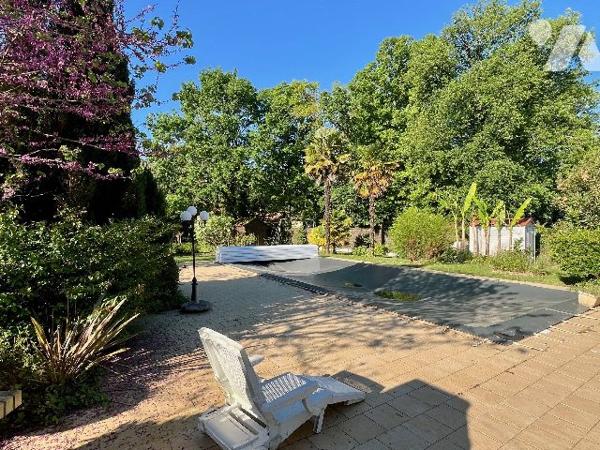 PROPRIETE DE 220m² AVEC PISCINE QUARTIER PRISE !
