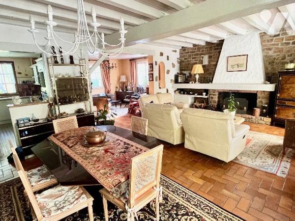 PROPRIETE DE 220m² AVEC PISCINE QUARTIER PRISE !