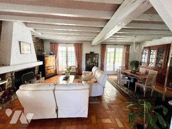 PROPRIETE DE 220m² AVEC PISCINE QUARTIER PRISE !