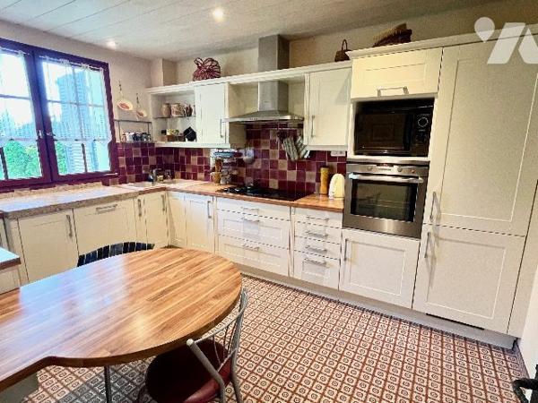 PROPRIETE DE 220m² AVEC PISCINE QUARTIER PRISE !