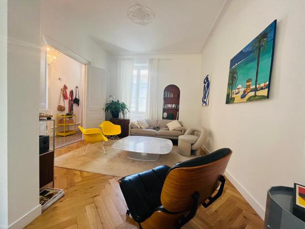 Maison rénovée, avec jardin clos de 200m²