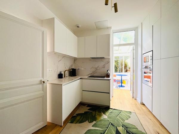 Maison rénovée, avec jardin clos de 200m²
