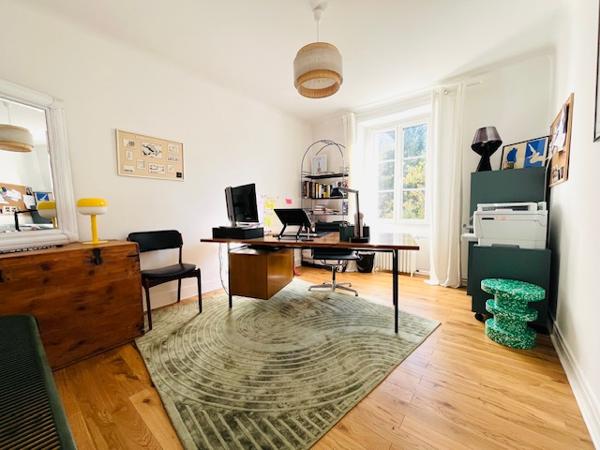 Maison rénovée, avec jardin clos de 200m²