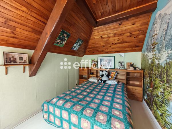 Maison
         7 pièces
        - 182 m² Exclusivité 579 000 € *