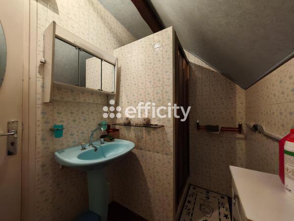Maison
         7 pièces
        - 182 m² Exclusivité 579 000 € *