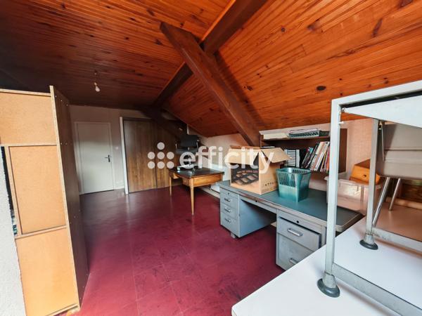 Maison
         7 pièces
        - 182 m² Exclusivité 579 000 € *