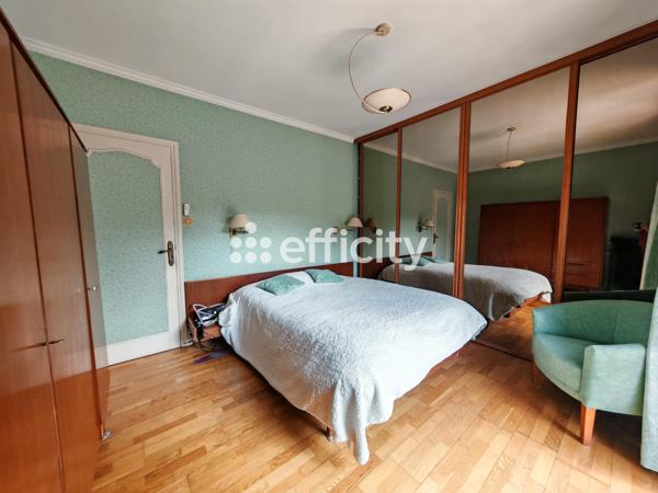 Maison
         7 pièces
        - 182 m² Exclusivité 579 000 € *