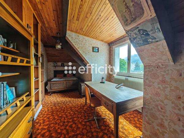 Maison
         7 pièces
        - 182 m² Exclusivité 579 000 € *