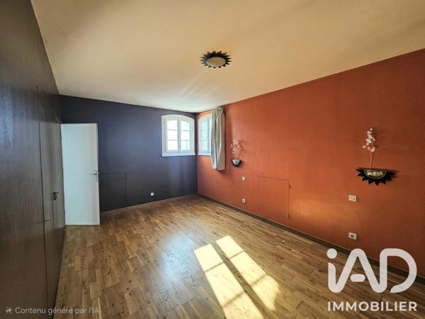 Maison à vendre 5 pièces 151 m² Saint-Julien-de-Peyrolas