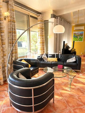 Maison familiale, jacuzzi et hauteur sous plafond exceptionnelle