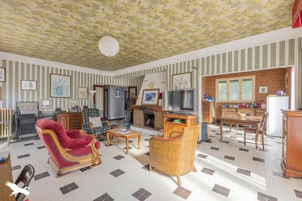 Maison à vendre |                                       Montbazon |                                        9 pièces  |  196,5 m²
