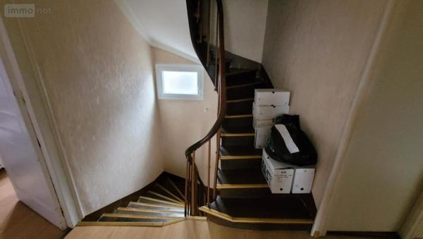 Immeuble à vendre à Sablé-sur-Sarthe dans la Sarthe (72300), ref : 72068-1948