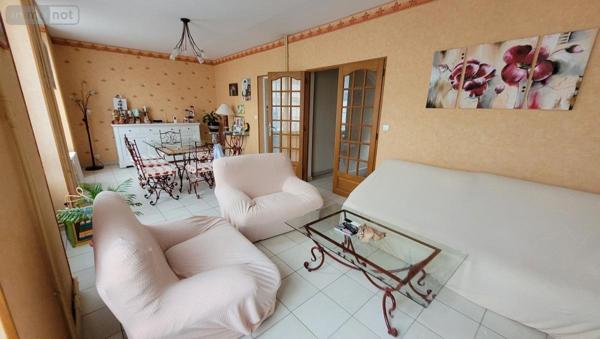 Immeuble à vendre à Sablé-sur-Sarthe dans la Sarthe (72300), ref : 72068-1948