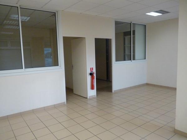 Angers (49100) A louer bureaux Angers Av Jean Joxé 267m²