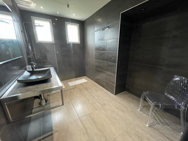 Saint Pierre Quiberon - Appartement de plain-pied vue mer, rénové à neuf de 83 m² à pied des plages de la baie