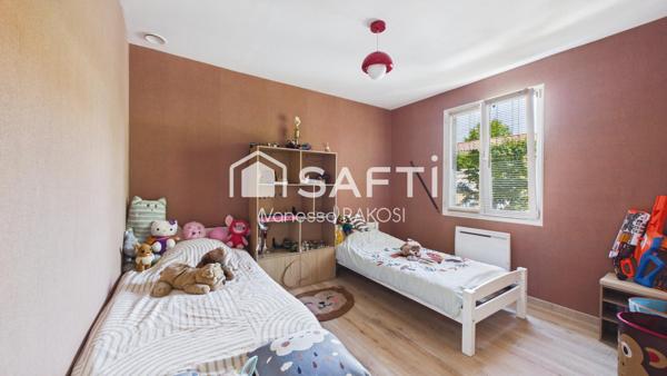 MAISON FAMILIALE DE PLAIN PIED DE154 m² - 3 CHAMBRES GARAGE JARDIN