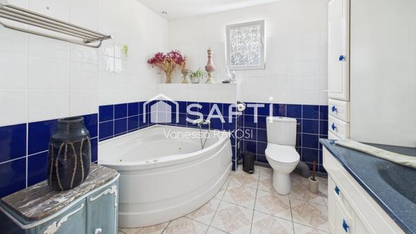 MAISON FAMILIALE DE PLAIN PIED DE154 m² - 3 CHAMBRES GARAGE JARDIN