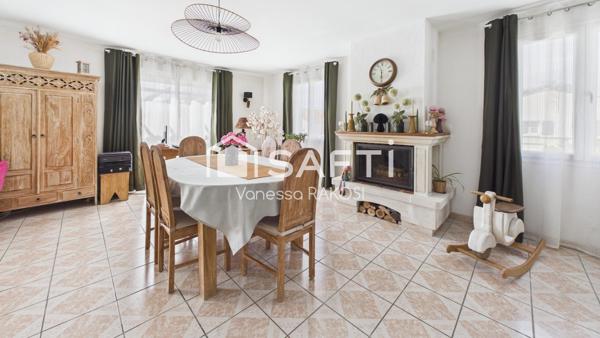 MAISON FAMILIALE DE PLAIN PIED DE154 m² - 3 CHAMBRES GARAGE JARDIN