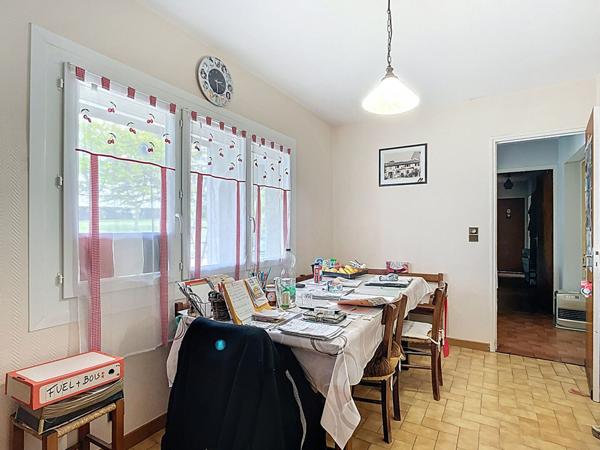 A vendre Maison plain pieds 110 m2 à Nérac 4 pièces, 3 chambres avec parc de 5000m²