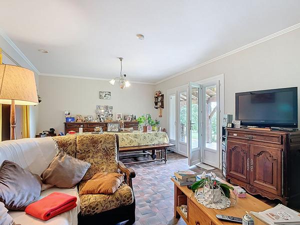 A vendre Maison plain pieds 110 m2 à Nérac 4 pièces, 3 chambres avec parc de 5000m²