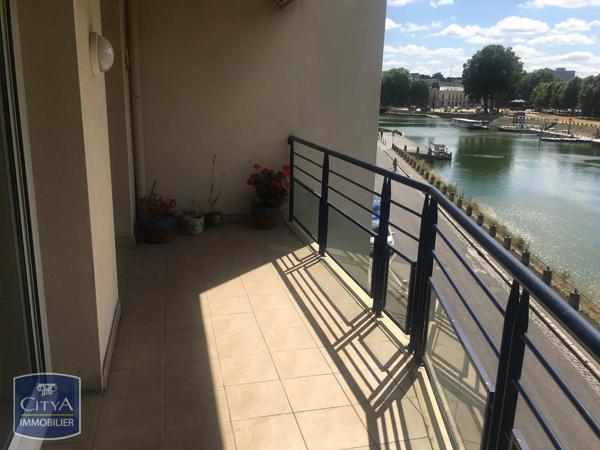 Appartement à vendre 3 pièces 74.81m² Laval (53000)