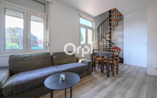 Immeuble à vendre    8 pièces •  Merville