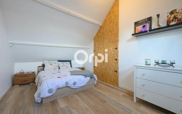 Immeuble à vendre    8 pièces •  Merville