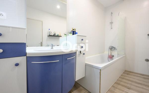 Immeuble à vendre    8 pièces •  Merville