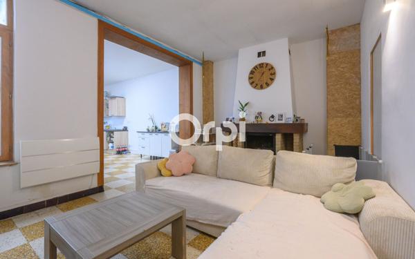 Immeuble à vendre    8 pièces •  Merville