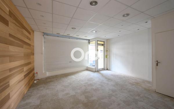 Immeuble à vendre    8 pièces •  Merville