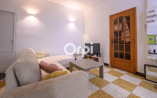 Immeuble à vendre    8 pièces •  Merville