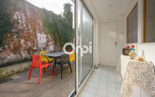 Immeuble à vendre    8 pièces •  Merville