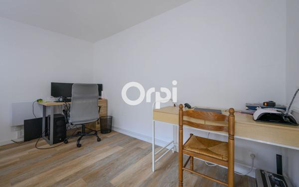 Immeuble à vendre    8 pièces •  Merville