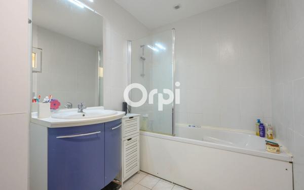 Immeuble à vendre    8 pièces •  Merville