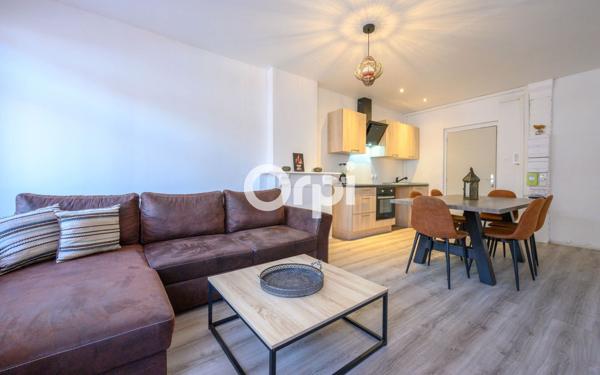 Immeuble à vendre    8 pièces •  Merville