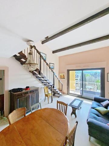 Duplex T4 + ascenseur + terrasse privative ? Dernier étage à Aix-en-Provence ? Offre limitée, rare sur le marché