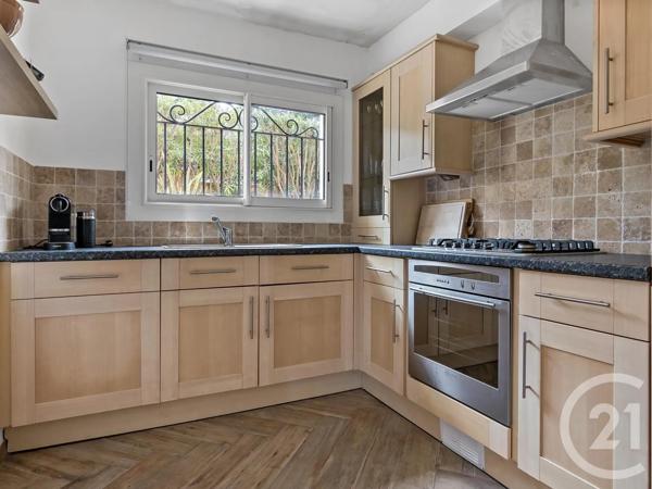 Maison à vendre  8 pièces - 220 m 2   STE MAXIME  - 83