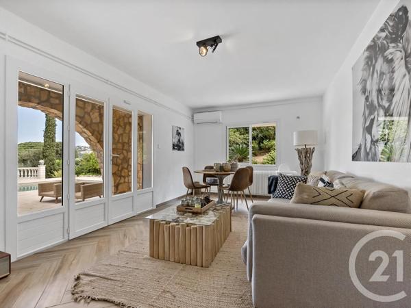 Maison à vendre  8 pièces - 220 m 2   STE MAXIME  - 83
