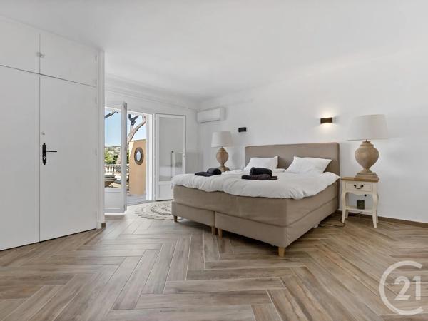 Maison à vendre  8 pièces - 220 m 2   STE MAXIME  - 83