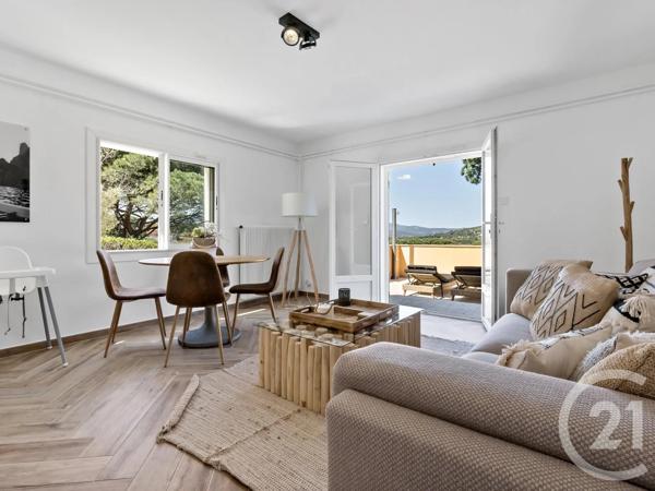 Maison à vendre  8 pièces - 220 m 2   STE MAXIME  - 83