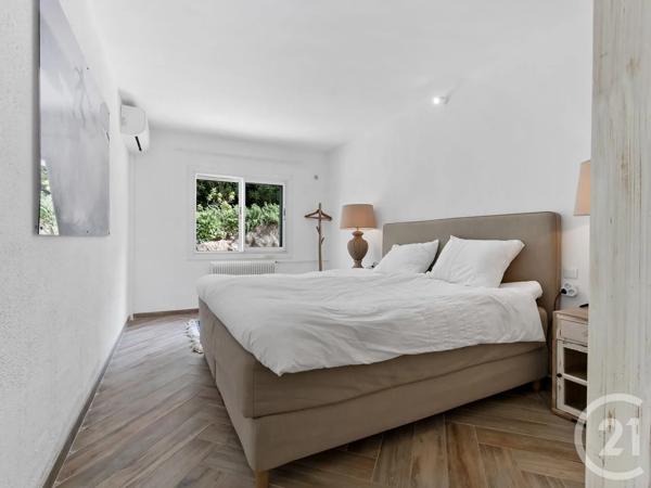 Maison à vendre  8 pièces - 220 m 2   STE MAXIME  - 83